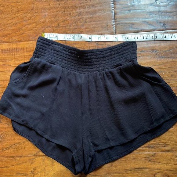 Salt Life black beach shorts - Picture 2 of 5